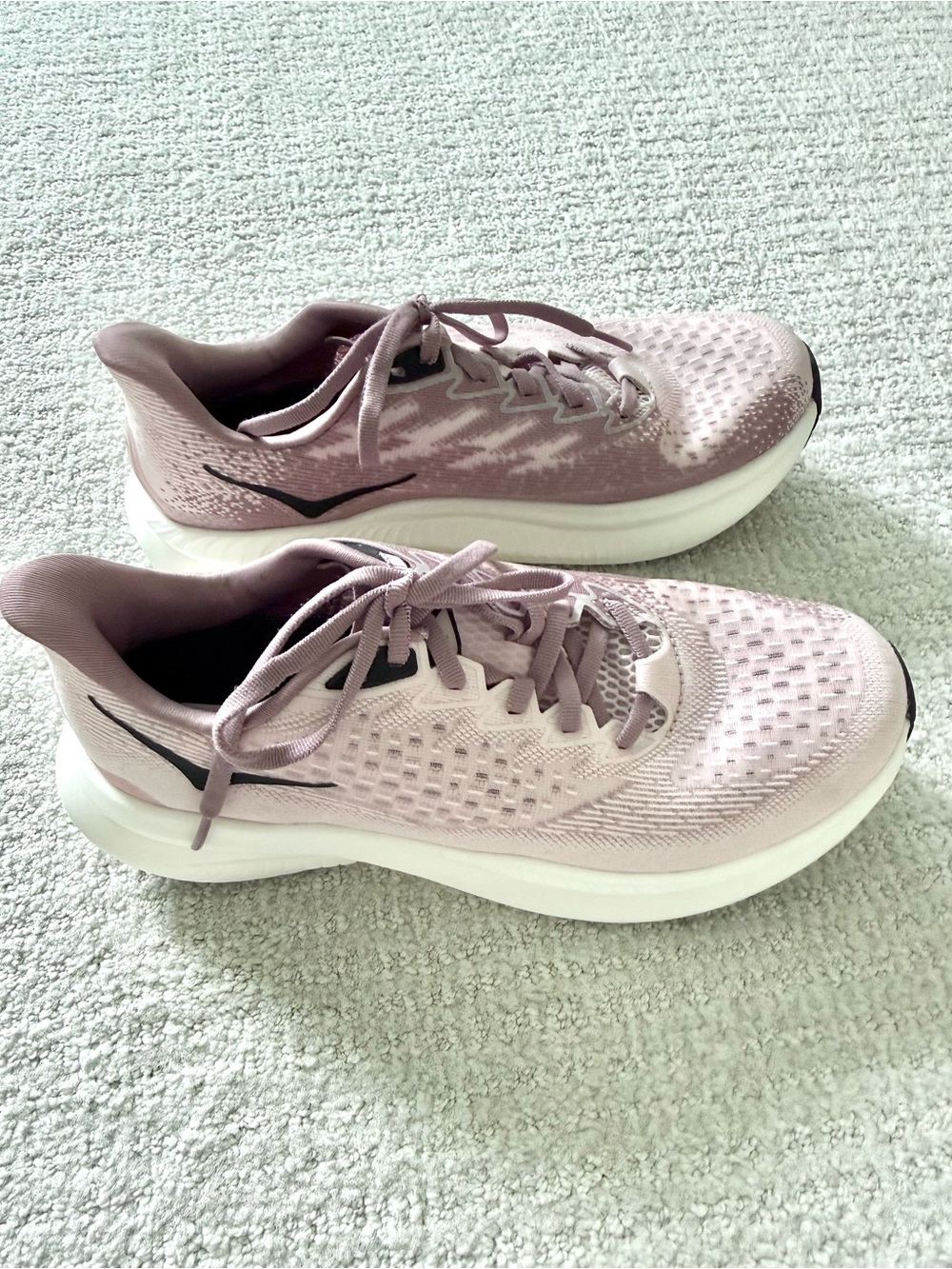 Women's Hoka One Mach 6, size 8.5B